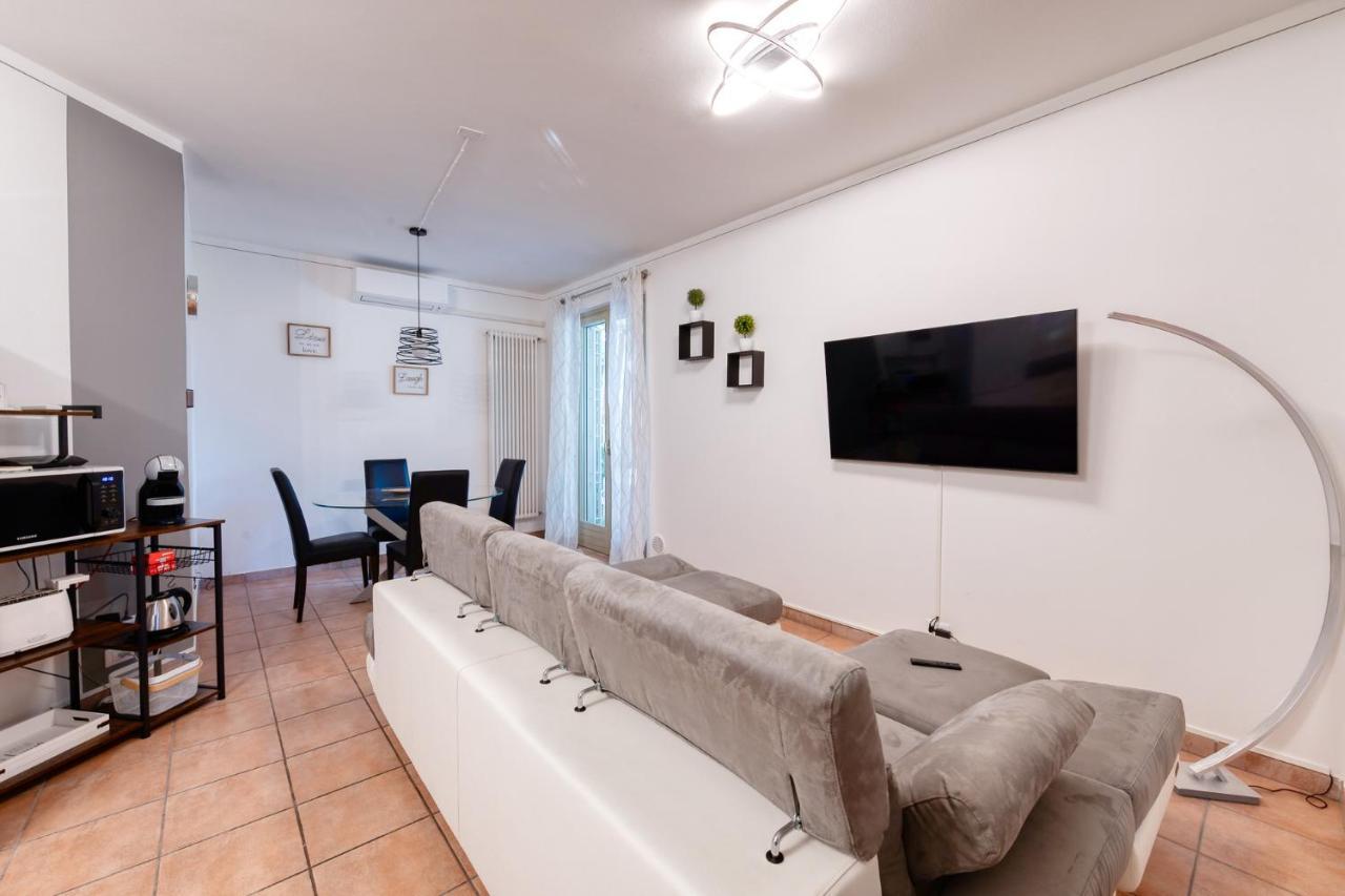 Wolf House - Peschiera Holiday - Jacuzzi Privata Peschiera del Garda Luaran gambar