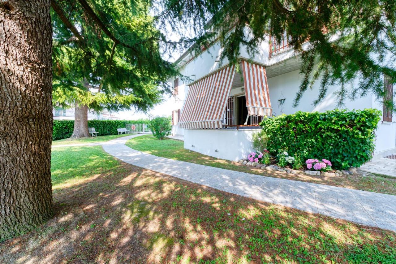 Wolf House - Peschiera Holiday - Jacuzzi Privata Peschiera del Garda Luaran gambar